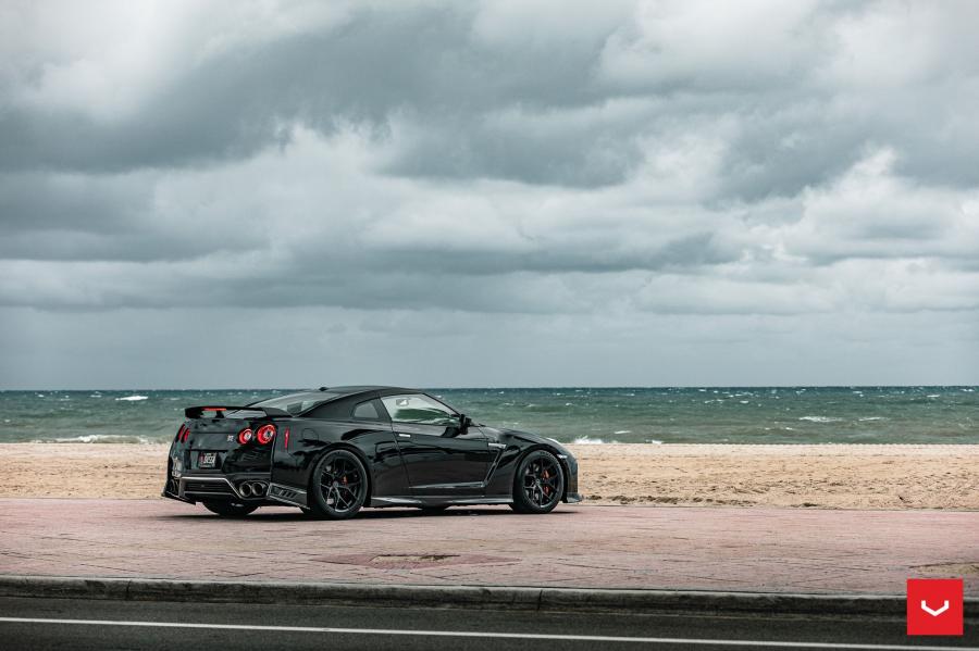  Nissan GT-R on Vossen Wheels (HF-5) 2020 года  (фото 30 из 48)